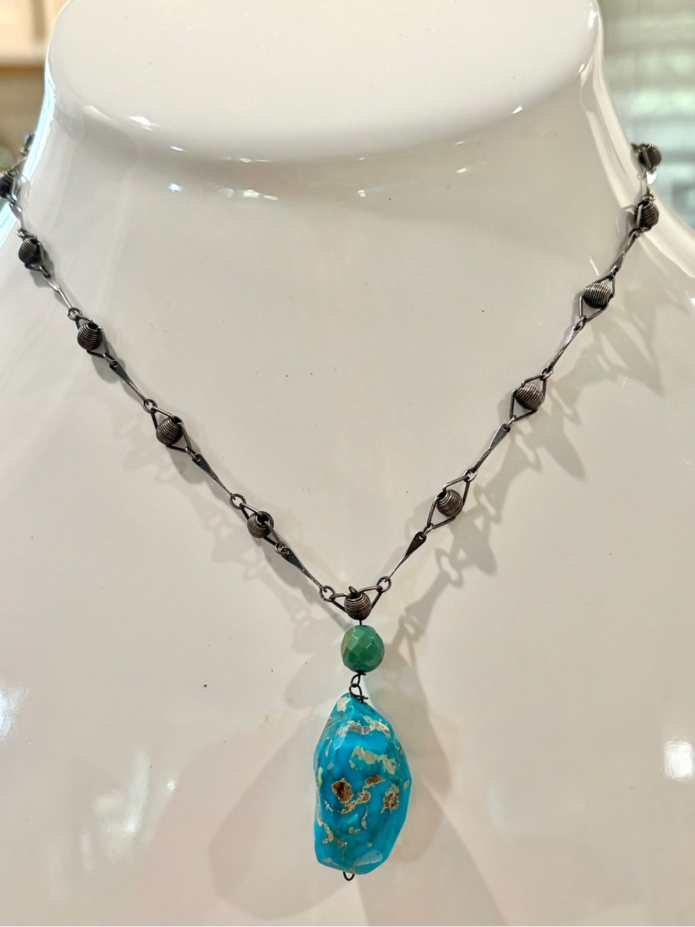 Vintage Southwestern Style Turquoise Nugget Pendant Necklace 16”